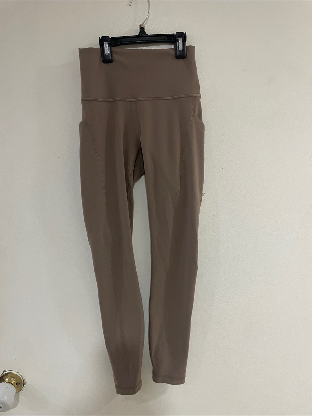 Lululemon -Rise Sculpting Leggings in Taupe